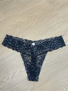 Victoria’s Secret Leopard Print Lace Thong Panty M